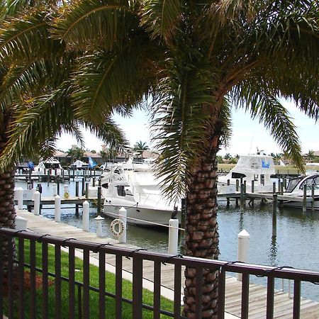 Tropical Palms Sw Cape - Waterfront Private Home, Locally Owned & Managed, Fair & Honest Pricing Cape Coral Exterior photo